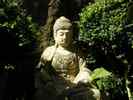 Pískovcové sochy doplňují japonskou atmosféru